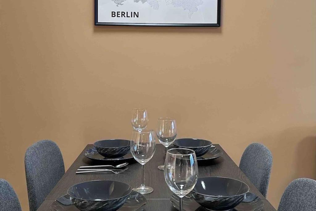 2 Mit Parkplatz *