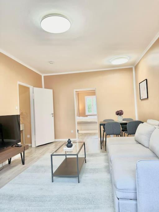 2 Mit Parkplatz Appartement