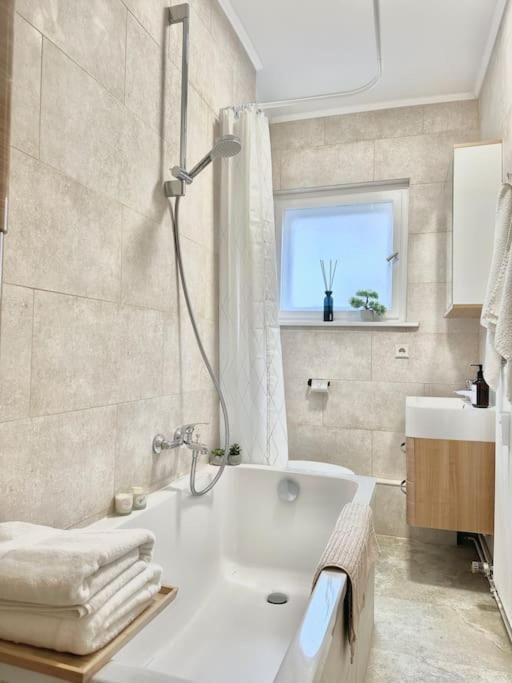 2 Mit Parkplatz Appartement *